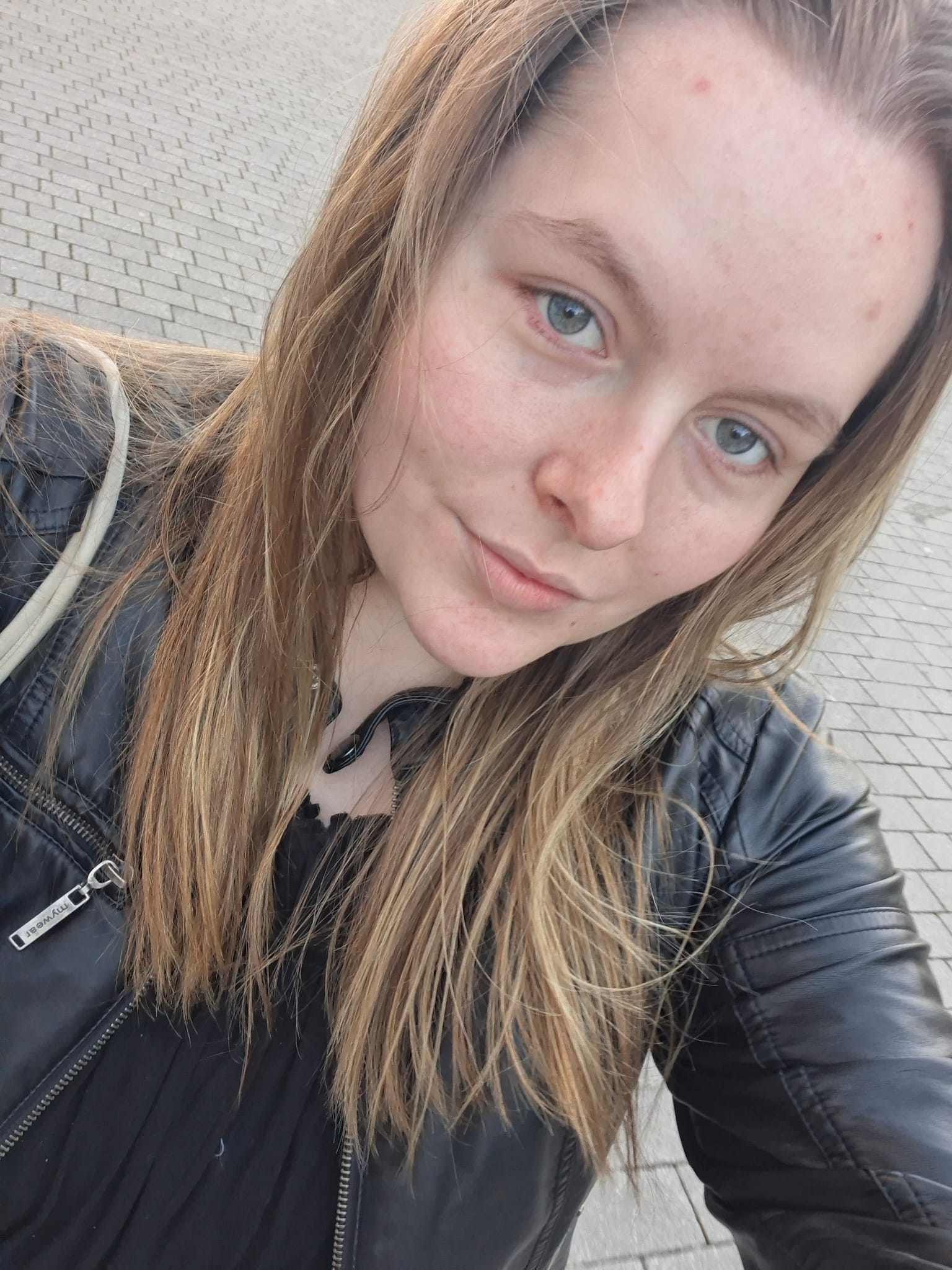 En ung flicka.
