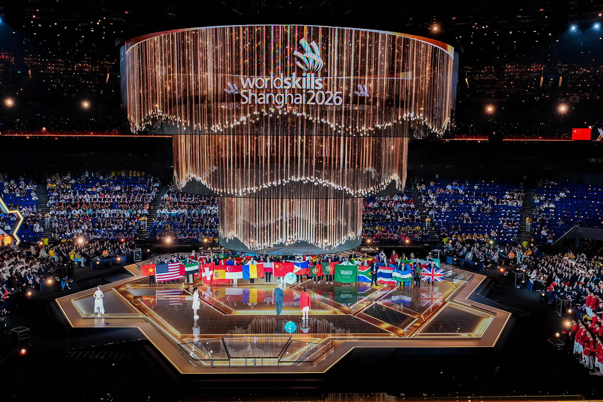 Yleiskuva WorldSkills Shanghai 2026 -kilpailutapahtuman päänäyttämöltä päätöstilaisuudessa.